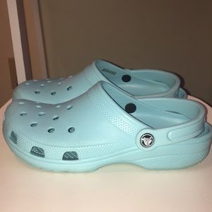 crocs